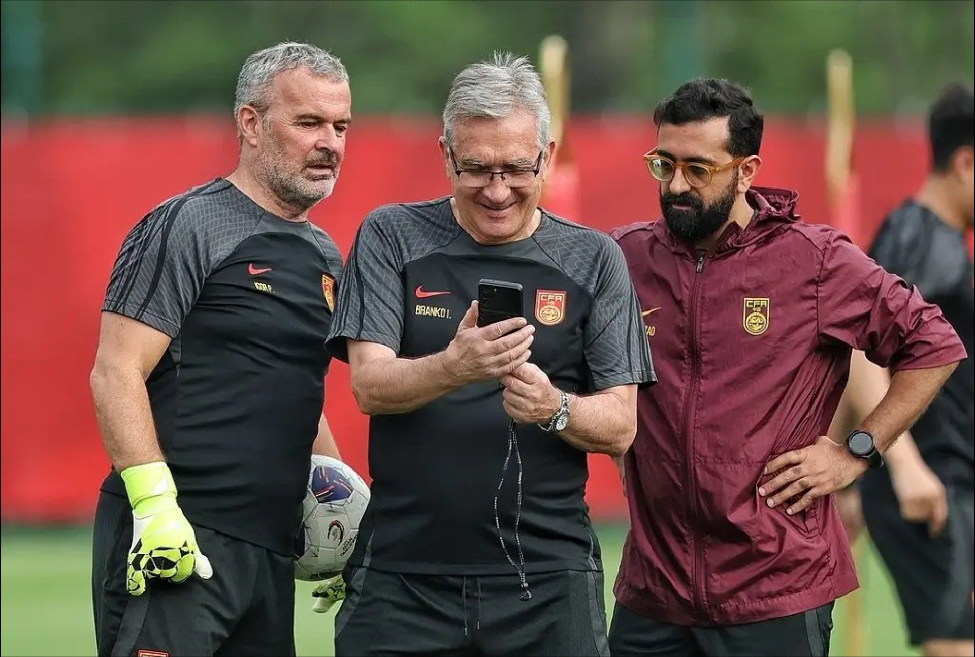 开云官网-窗口期葡超传出新动向，拉齐奥队长鼓劲，管理层表态：信心回归，控场能力受关注的简单介绍