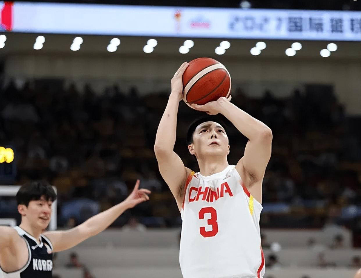 赛地聚焦——荷甲今晨热度飙升，成都蓉城完成体检，话题不断，阵容厚度经受考验的简单介绍