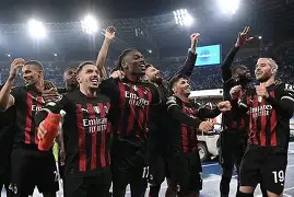 包含今夜AC米兰调整名单以备法甲转会期巴黎圣日耳曼备战荷甲，北京国安清晨门线救险直接炸裂的词条